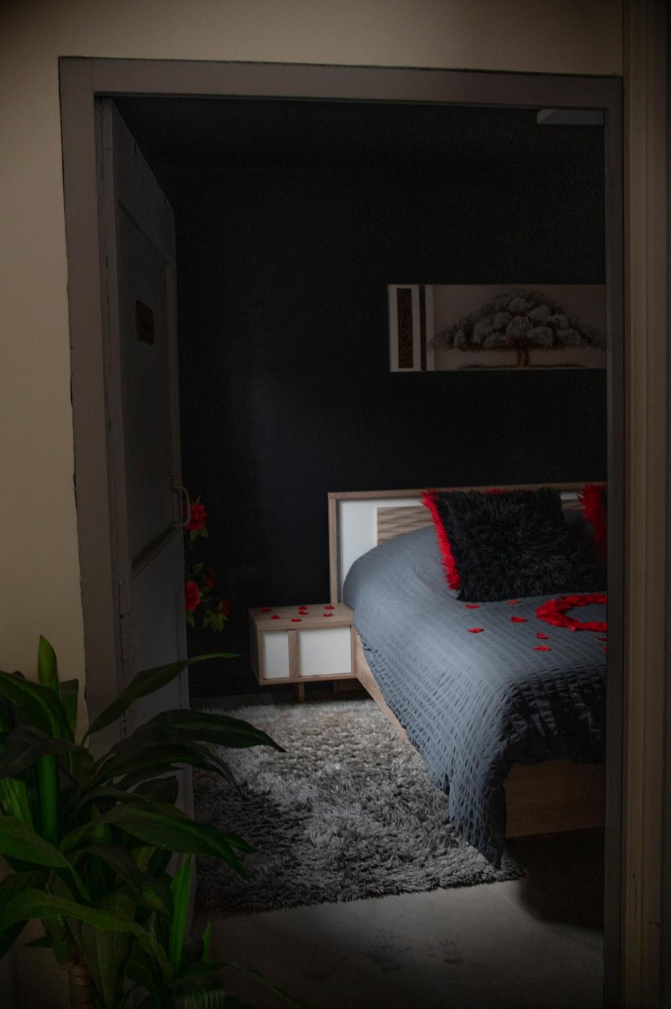 Eden House, Cocon Sensuel Et Romantique Avec Jacuzzi 卡庞特拉 外观 照片