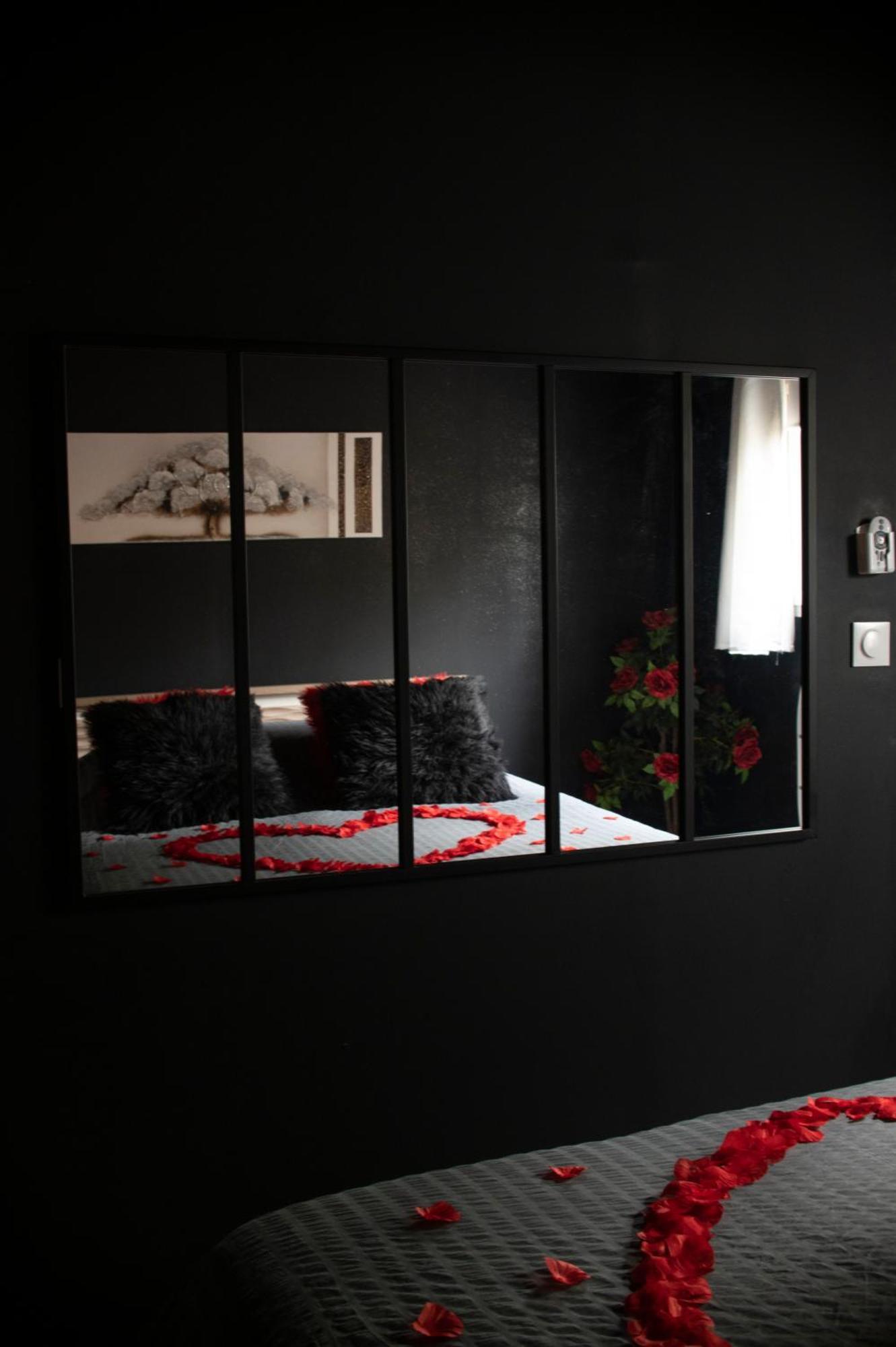 Eden House, Cocon Sensuel Et Romantique Avec Jacuzzi 卡庞特拉 外观 照片