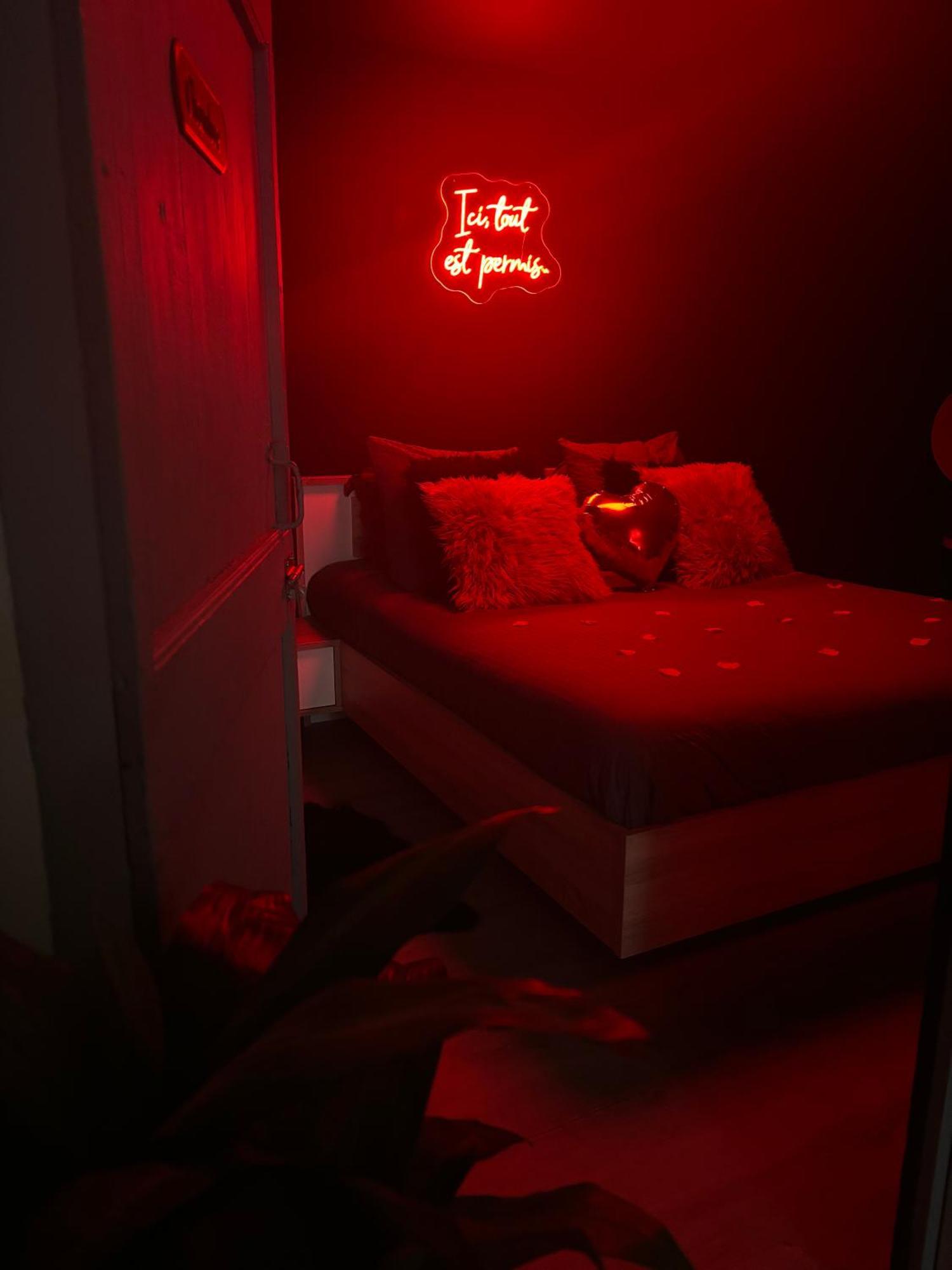 Eden House, Cocon Sensuel Et Romantique Avec Jacuzzi 卡庞特拉 外观 照片